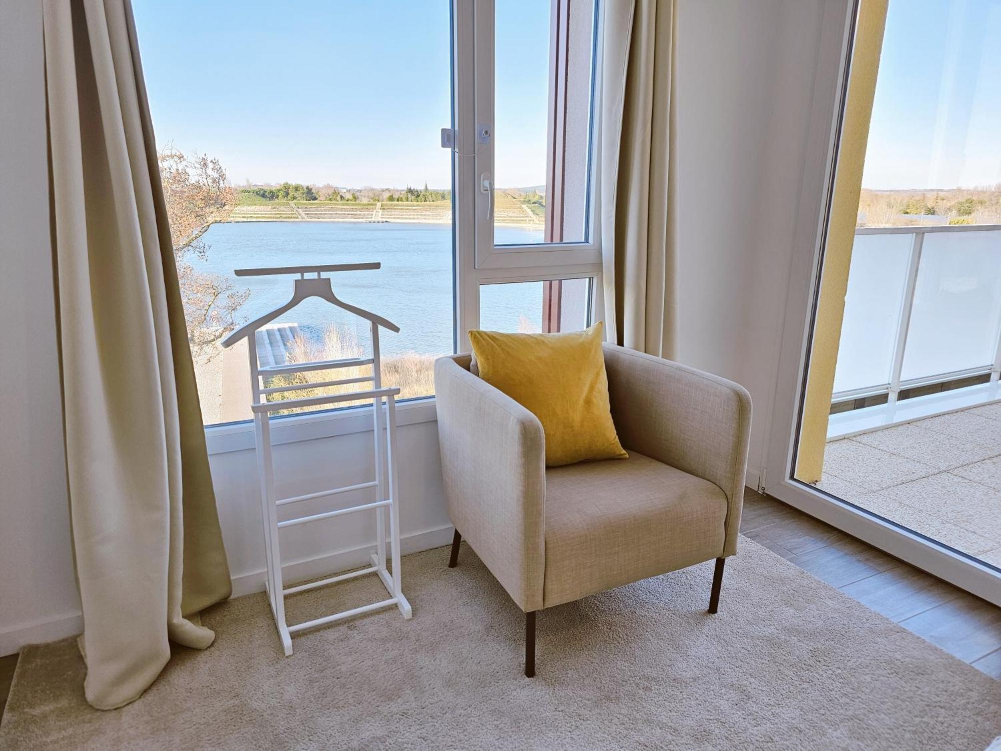 Lakeside Provence - Appartement 4 Etoiles Face Au Lac De Monteux Buitenkant foto